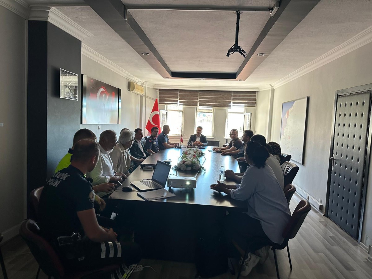 KAYMAKAM YILMAZ, KIYICAK MAHALLESİ SAKİNLERİNİ DİNLEDİ