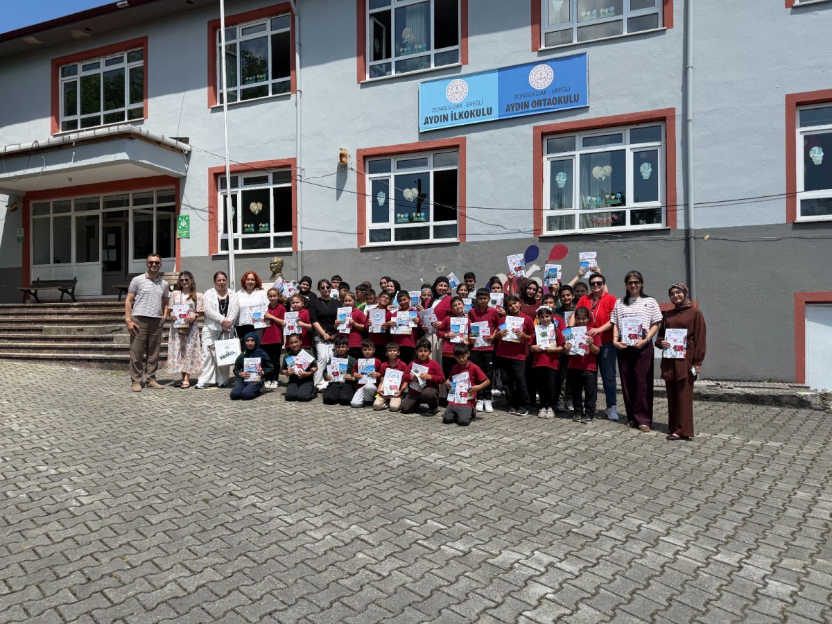 KDZ.EREĞLİ BELEDİYESİ OYUNCAK MÜZESİ AYDIN KÖYÜNDE ÇOCUKLARLA BULUŞTU