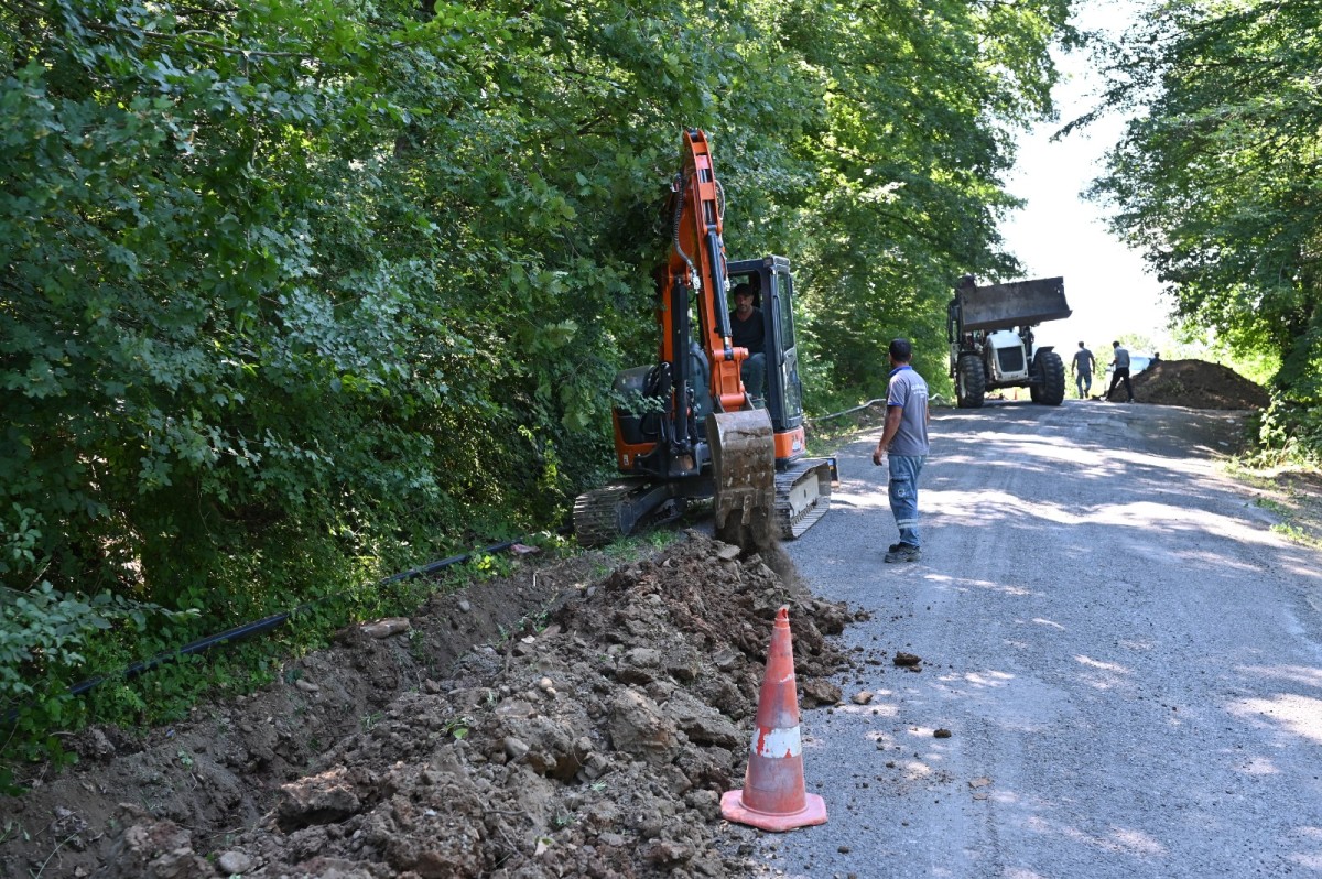AHMETÇİKLER MODERN İÇME SUYU VE KANALİZASYON HATTINA KAVUŞTU