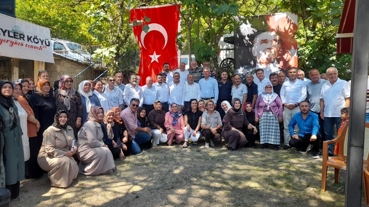 HASBEYLER KÖYÜ’NDE ARICILIK KURSUNU TAMAMLAYAN 56 KURSİYER SERTİFİKALARINI ALDI