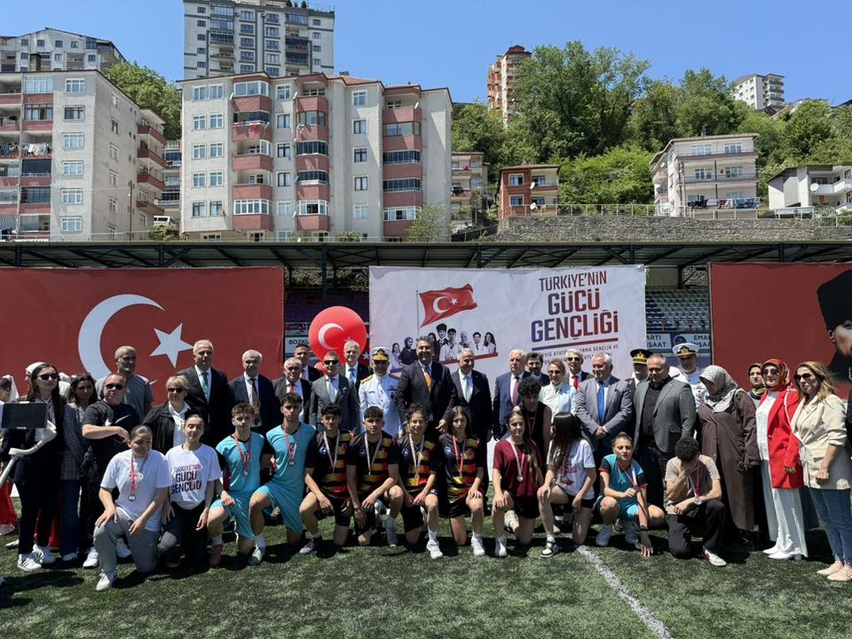 19 MAYIS KDZ.EREĞLİ'DE COŞKUYLA KUTLANDI