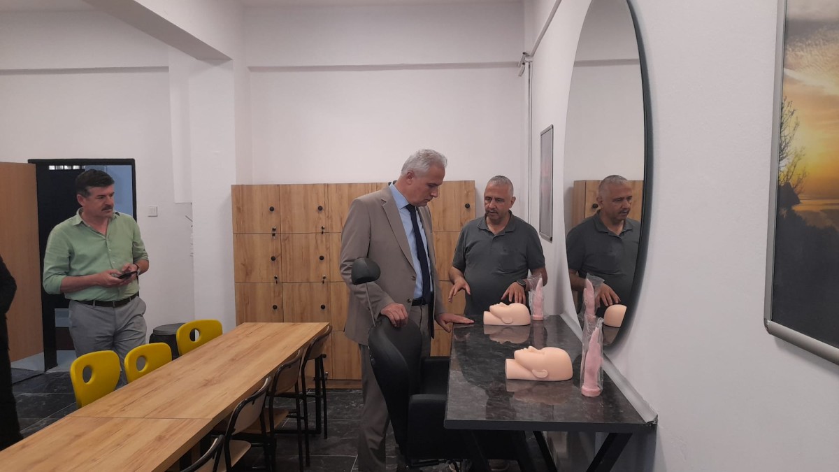 “Güzellik Hizmetleri Alanı” Öğrencilerini Sektöre Hazırlıyor