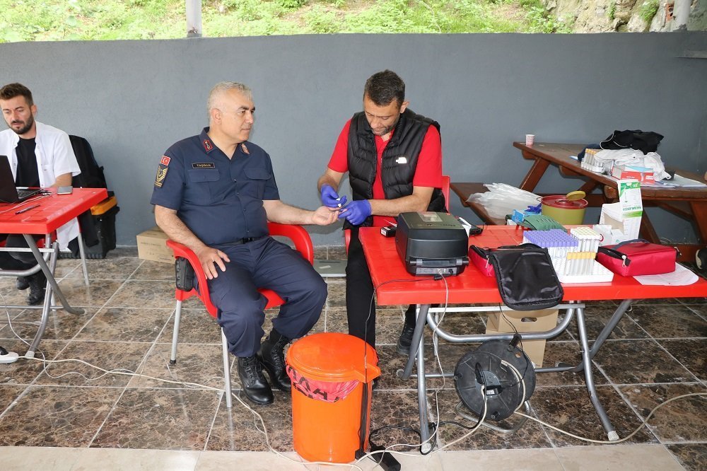 Zonguldak'ta jandarma personeli kan bağışında bulundu 
