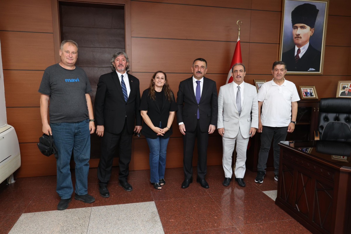 Vali Hacıbektaşoğlu, Gazetecileri makamında ağırladı