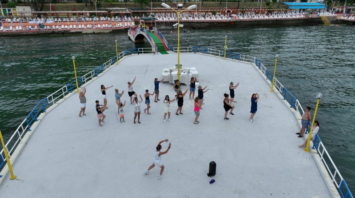 BARIŞ PLAJI’NDA ZUMBA COŞKUSU!