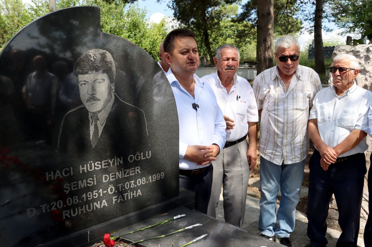 İŞÇİ LİDERİ ŞEMSİ DENİZER, KABRİ BAŞINDA ANILDI